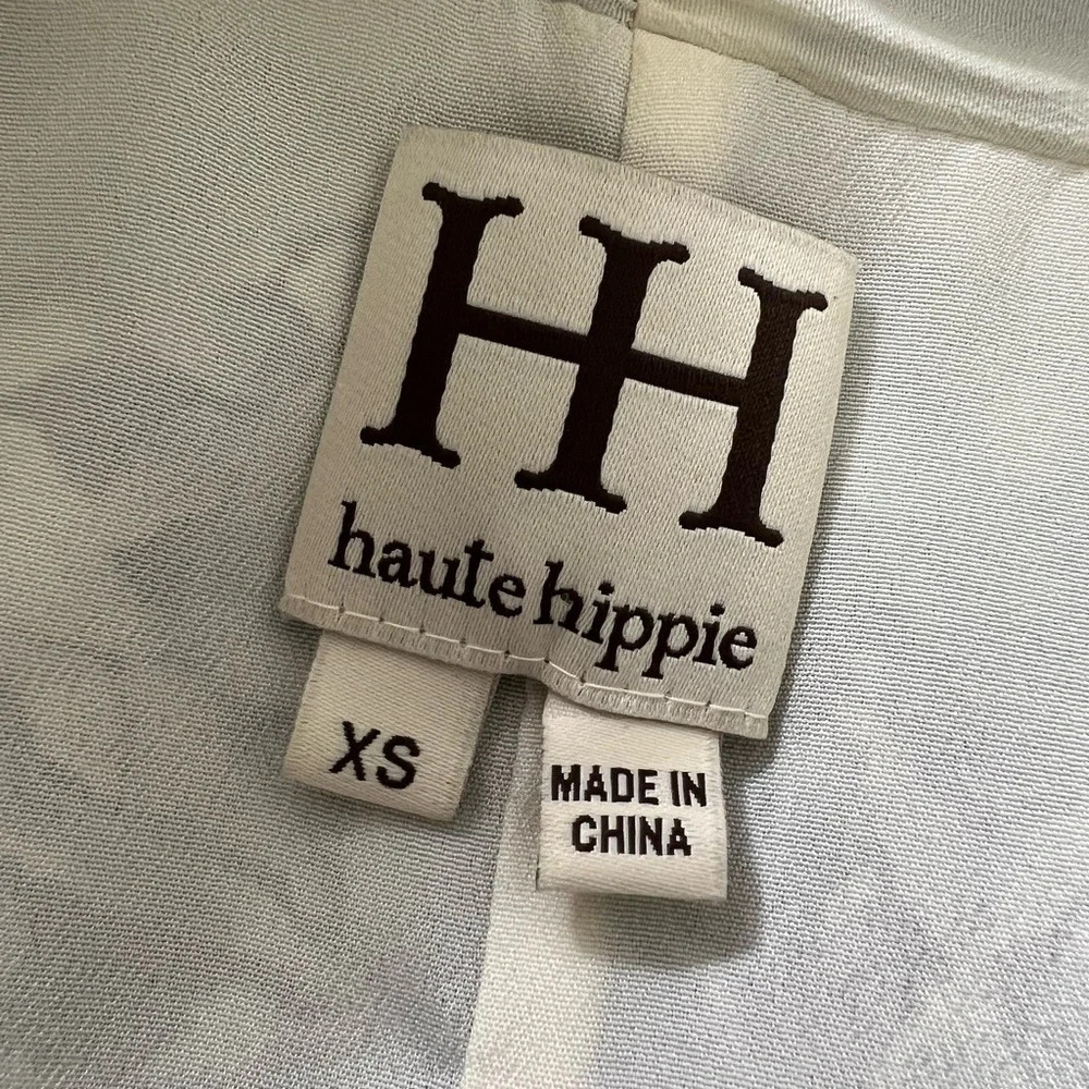 Haute Hippie Silk Faux Wrap Blouse Tapestry Floral Blouson V-Neck Top XS NWT - Picture 9 of 9